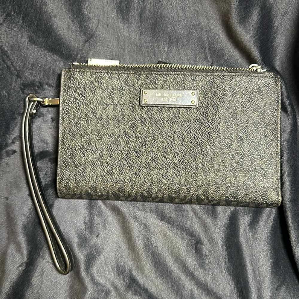 Michael Kors Wristlet